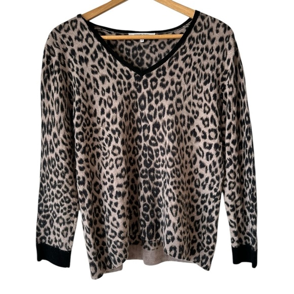 Gerard Darel Sweaters - Gerard Darrel Paris 100% Merino Wool V-Neck Leopard Print Sweater